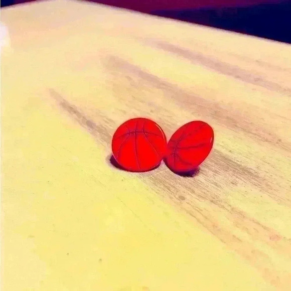 🏀Basketball Earrings!!🏀 - for pierced ears - Picture 1 of 5
